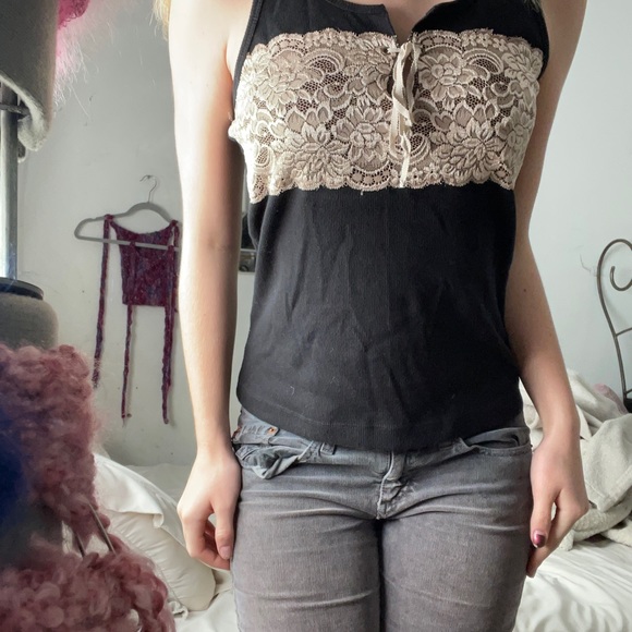 Bisou bisou tank top with lace and tie up - Picture 4 of 4